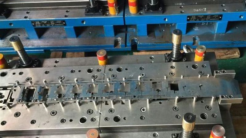 吸塑模具安装：如何确保稳定性和精度