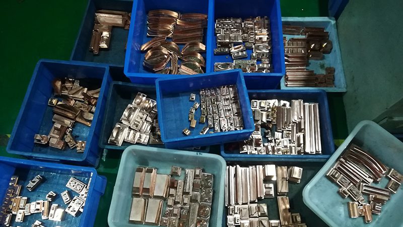 双色模具：如何挑选靠谱的深圳厂家**