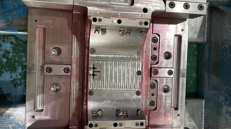 家电外壳冲压模具：揭秘其核心工艺与选型要点**