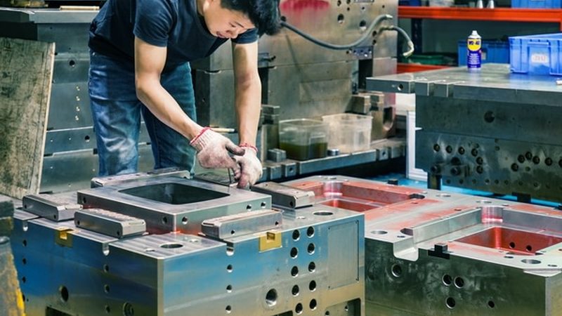铝合金与钢制吹塑模具：性能对比与选型解析